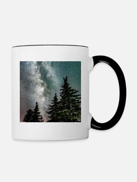 Milchstraße im dunklen Wald - Tasse zweifarbig - Weiß/Schwarz