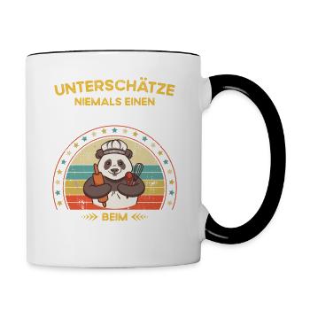 Ne sous-estimez jamais le vieil homme lorsque vous cuisinez - Mug contrasté - blanc/noir - Droite