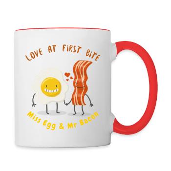 L’amour à la première bouchée Bacon & oeuf design drôle - Mug contrasté - blanc/rouge - Droite