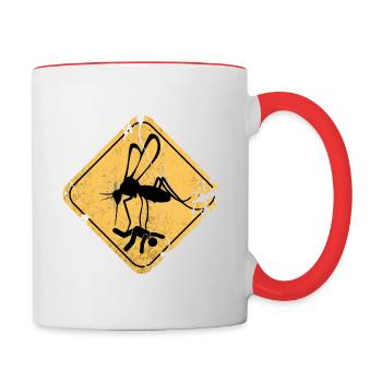Moskito Mücke Straßenschild Gefahr Geschenkidee - Tasse zweifarbig - Weiß/Rot - Rechts