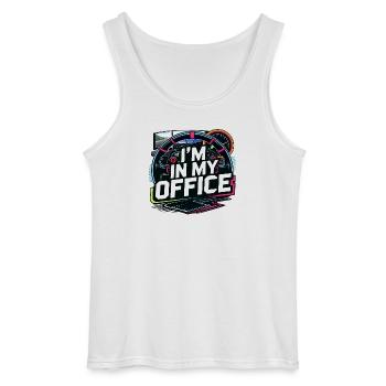 Ich bin in meinem Büro - Gildan Männer Tank Top - Weiß - Vorne - AI Model Male 185 dark (185cm)