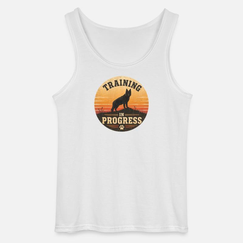 Training in Progress - Gildan Männer Tank Top - Weiß