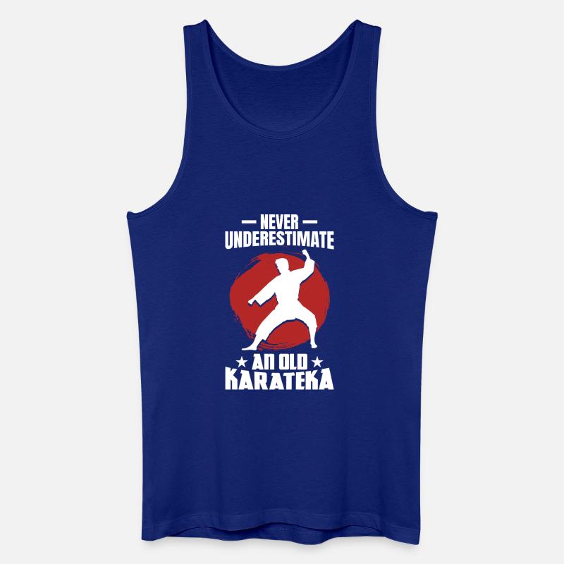 Never Underestimate an Old Karateka - Männer Bio Tank Top - Königsblau