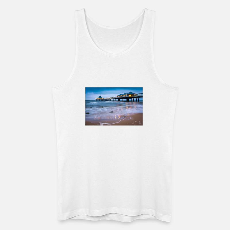 Seebrücke Heringsdorf mit Lichterglanz - Männer Bio Tank Top - Weiß