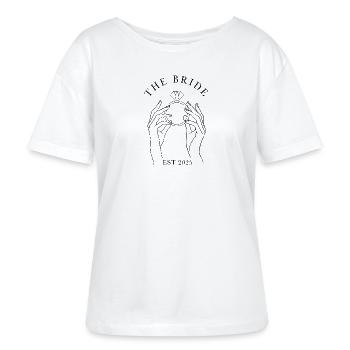 Hände mit Ring - The Bride, est 2025 - Stanley/Stella Relaxed Rundhals Frauen Bio-T-Shirt SERENA - Weiß - Vorne - Anna (173cm)