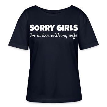 Pardonner à mon mari Orgueil Preuve d’amour romantique - T-shirt bio à col rond SERENA Stanley/Stella Femme - marine - Devant - Anna (173cm)