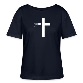 Vêtements chrétiens | AIMÉ - Foi - T-shirt bio à col rond SERENA Stanley/Stella Femme - marine - Devant - Anna (173cm)