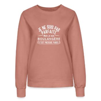 I'm not perfect, but I'm BAKER - Women’s Sweatshirt - dusky rose - Front - AI Model Female 172 dark (172cm)