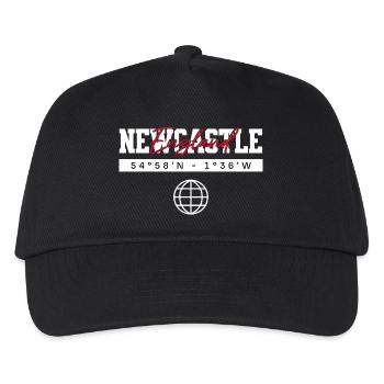 Newcastle England Koordinaten Reise Souvenir - Kinder Basecap - Schwarz - Vorne