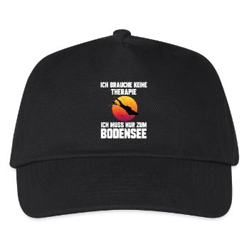 Ich brauche keine Therapie ich muss zum Bodensee - Kinder Basecap - Schwarz - Vorne