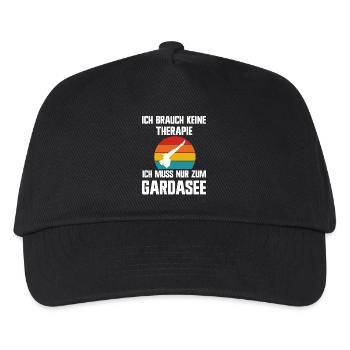 Ich brauche keine Therapie ich muss zum Gardasee - Kinder Basecap - Schwarz - Vorne
