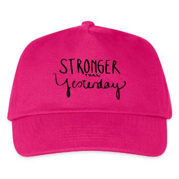Stronger Than Yesterday - Kinder Basecap - Fuchsia - Vorne