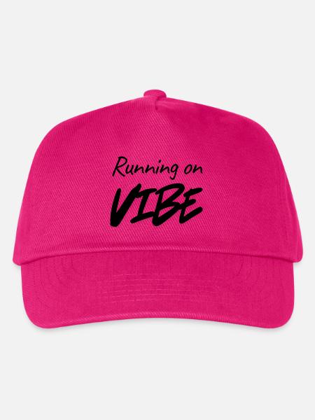 Running on Vibe – Minimalistische Typografie-Ästhetik - Kinder Basecap - Fuchsia