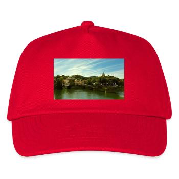 Panorama der Stadt am Fluss und an der Brücke - Kinder Basecap - Rot - Vorne