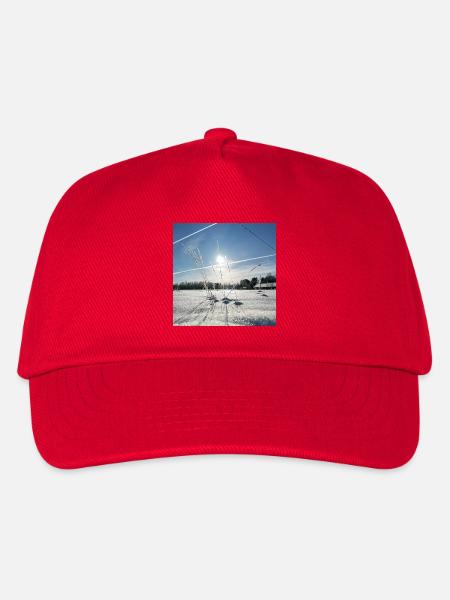 Das Leuchten der Sonne an einem verschneiten Morgen - Kinder Basecap - Rot