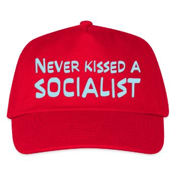 Nie einen Sozialisten geküsst - Kinder Basecap - Rot - Vorne