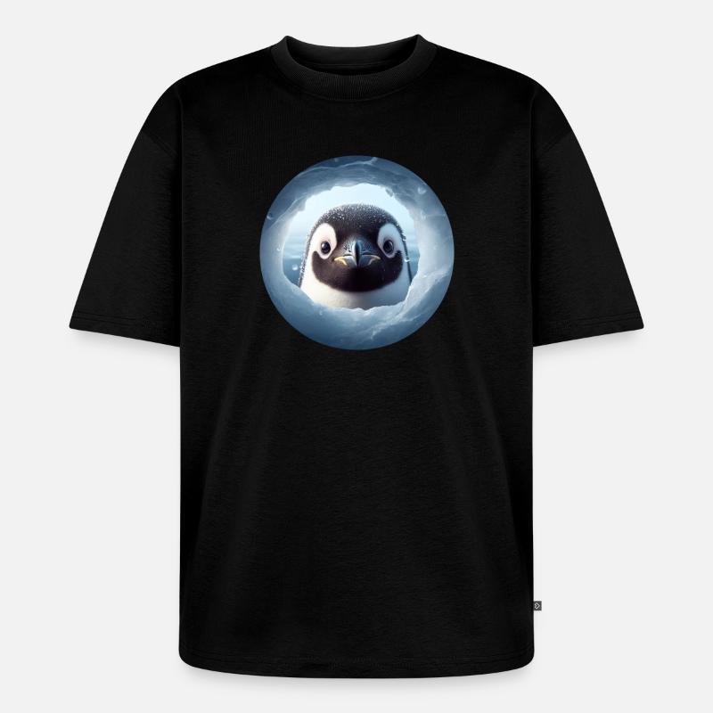 Pinguin schaut durch Schnee Loch - Unisex Premium Oversized Bio T-Shirt - Schwarz