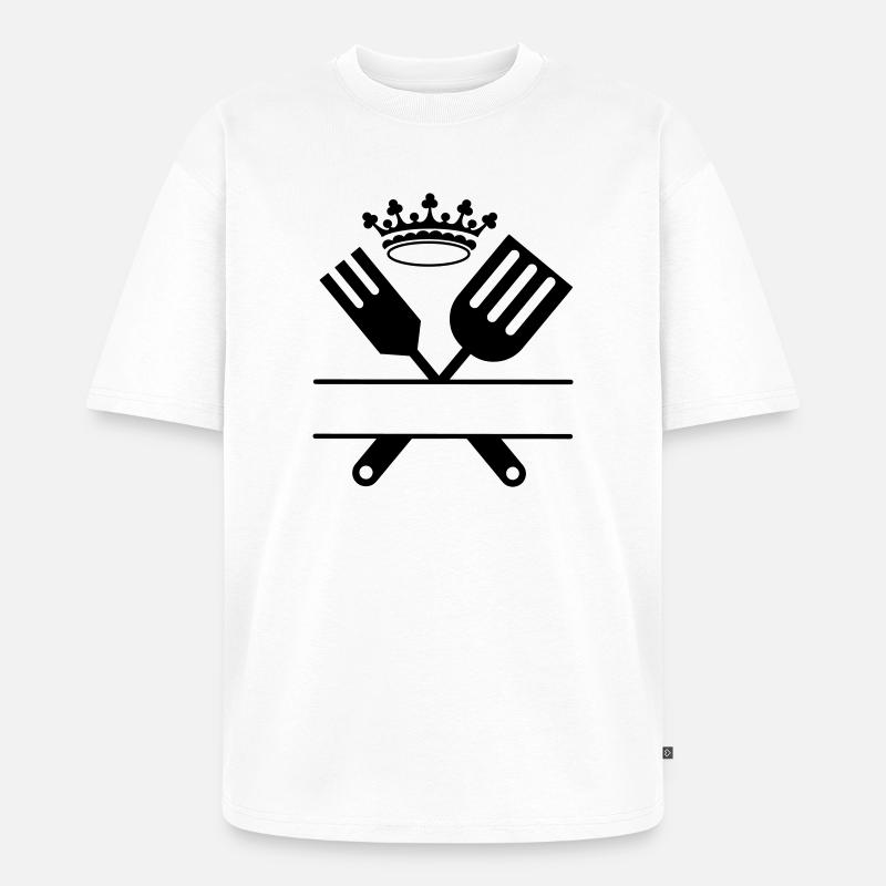 Grillbesteck Monogramm mit Krone - Unisex Premium Oversized Bio T-Shirt - Weiß