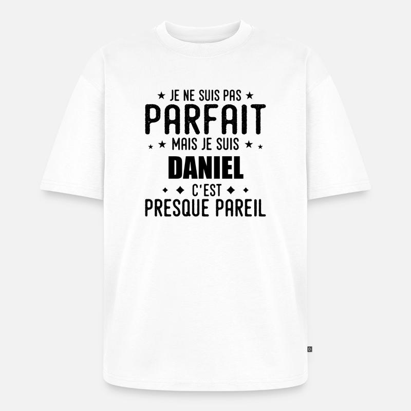 Daniel: authentisch, unvollkommen, oberflächlich, perfekt - Unisex Premium Oversized Bio T-Shirt - Weiß