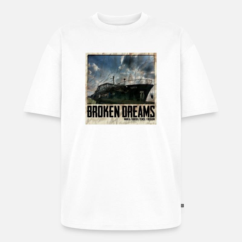 Verfallenes Schiff mit Himmelshintergrund - Unisex Premium Oversized Bio T-Shirt - Weiß
