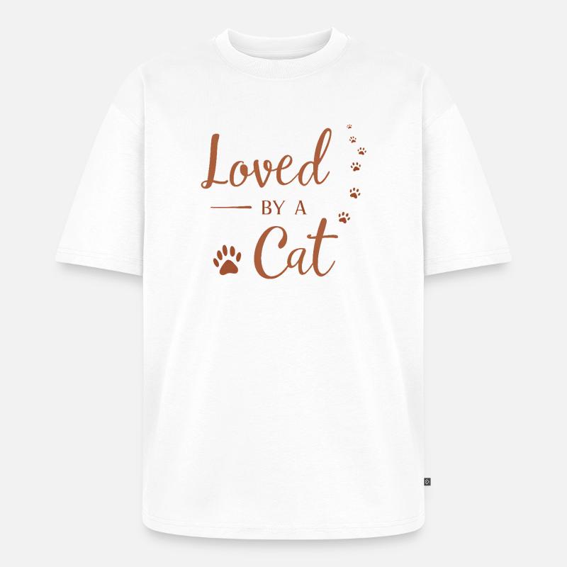 Von einer Katze geliebt - Unisex Premium Oversized Bio T-Shirt - Weiß