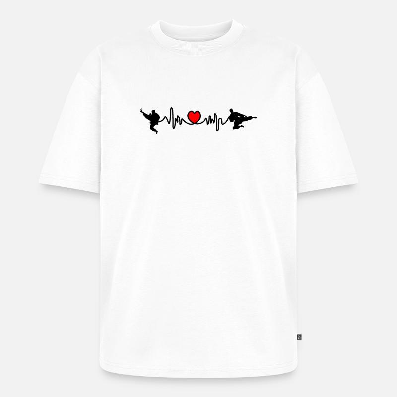 Karate Cardio oder Herzfrequenz mit Karate-Kicks - Unisex Premium Oversized Bio T-Shirt - Weiß