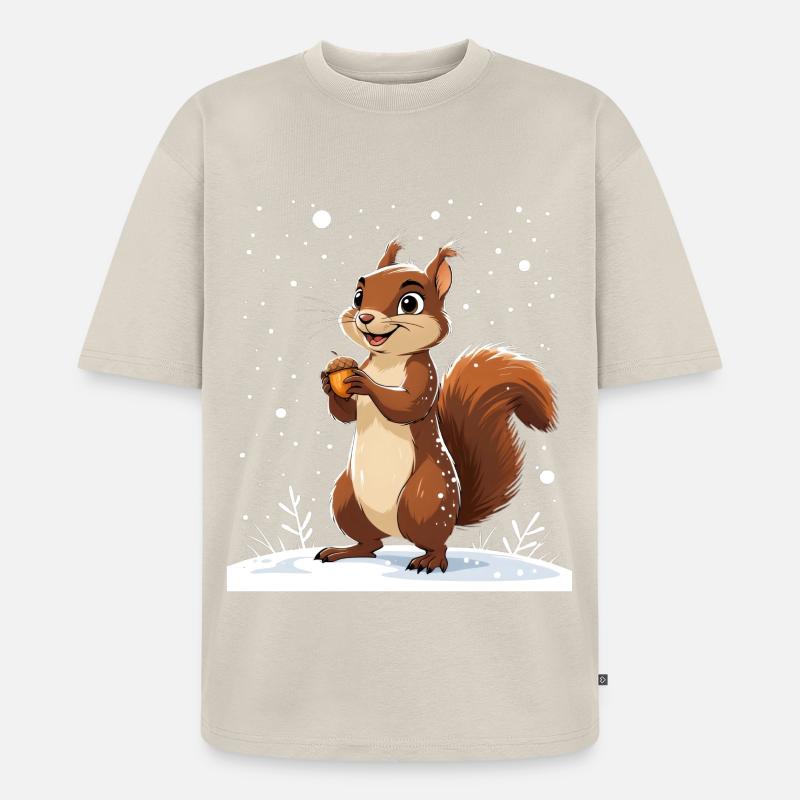Winterliches Eichhörnchen mit Eichel - Unisex Premium Oversized Bio T-Shirt - Beige