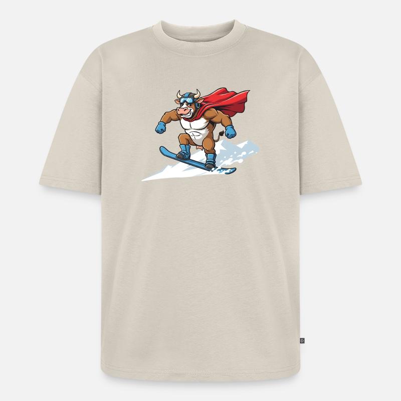 Snowboardender Super Stier Im Schnee - Unisex Premium Oversized Bio T-Shirt - Beige