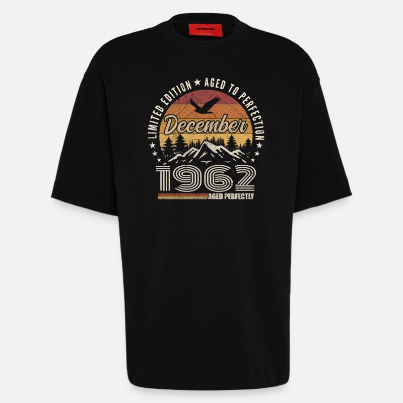 Dezember 1962 Originalausgabe Dezember-Geschenk - Heavyweight T-Shirt - made by SPREAD  - SOLID BLACK