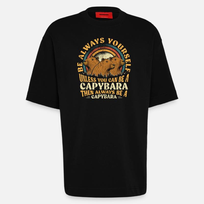 Capybara Sei Immer Du Selbst - Heavyweight T-Shirt - made by SPREAD  - SOLID BLACK