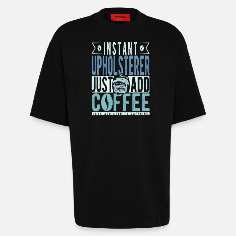 Polsterer Kaffee Spruch - Heavyweight T-Shirt - made by SPREAD  - SOLID BLACK
