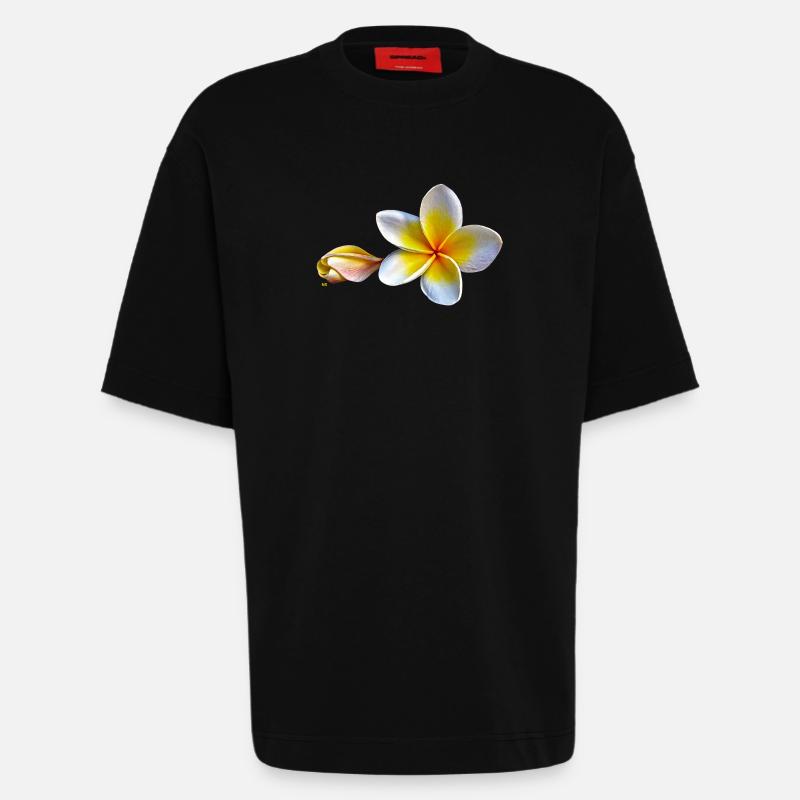 Weisse plumeria oder Frangipani Blume - Heavyweight T-Shirt - made by SPREAD  - SOLID BLACK
