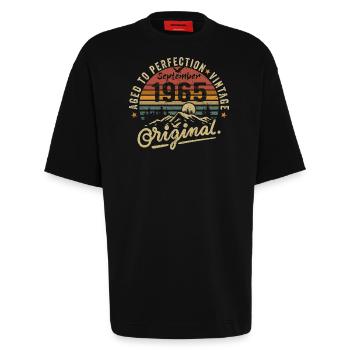 september 1965 Jahrestag september 1965 september - Heavyweight T-Shirt - made by SPREAD  - SOLID BLACK - Vorne - Fiona (171cm)