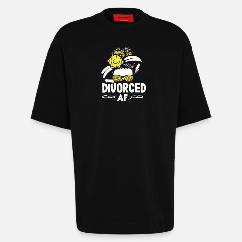 Divorced Bold Statement Scheidung - Heavyweight T-Shirt - made by SPREAD  - SOLID BLACK