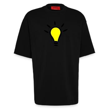 Glühbirne Licht an Idee Geschenk Idee - Heavyweight T-Shirt - made by SPREAD  - SOLID BLACK - Vorne - Fiona (171cm)