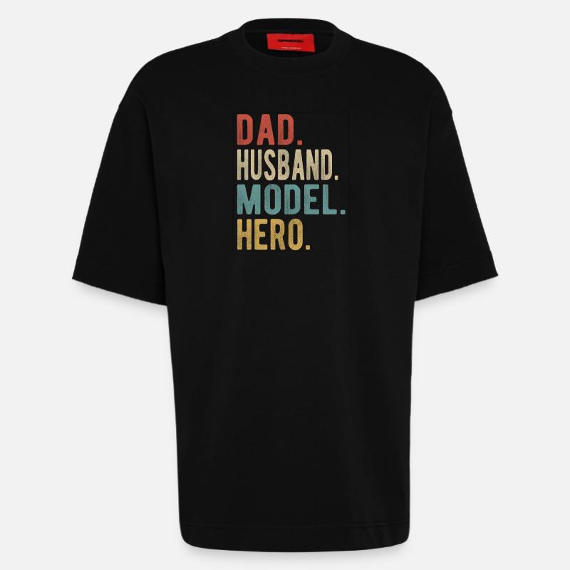 Modell Papa Ehemann Held - Heavyweight T-Shirt - made by SPREAD  - SOLID BLACK