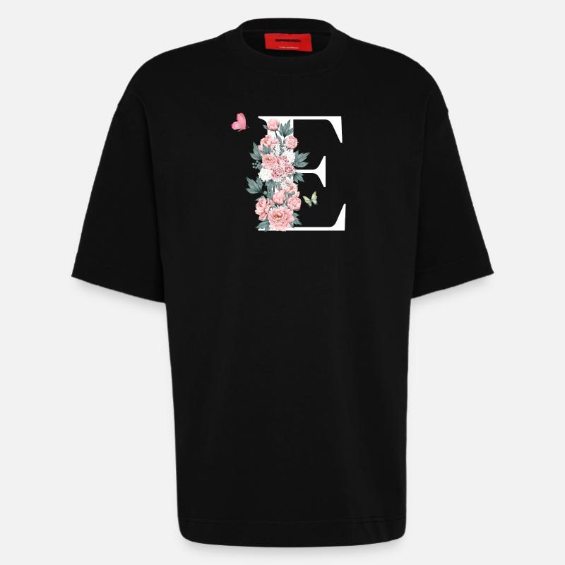 Buchstabe e rosa Blumen - Heavyweight T-Shirt - made by SPREAD  - SOLID BLACK