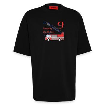 Feuerwehrauto Happy Birthday 9 - Heavyweight T-Shirt - made by SPREAD  - SOLID BLACK - Vorne - Fiona (171cm)