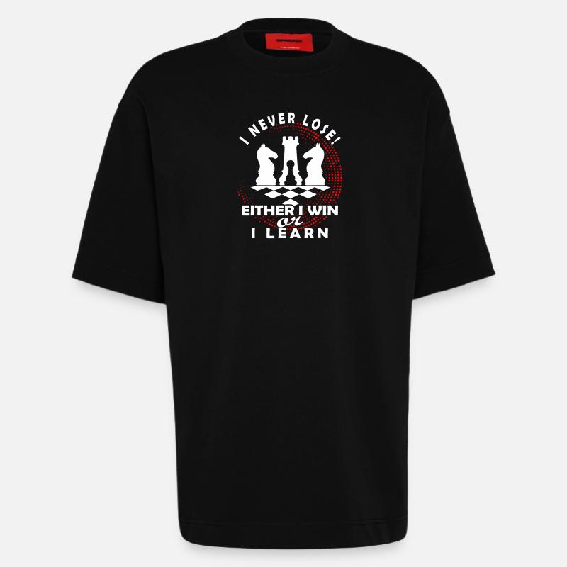 Schachmentalität: Gewinnen oder lernen - Heavyweight T-Shirt - made by SPREAD  - SOLID BLACK