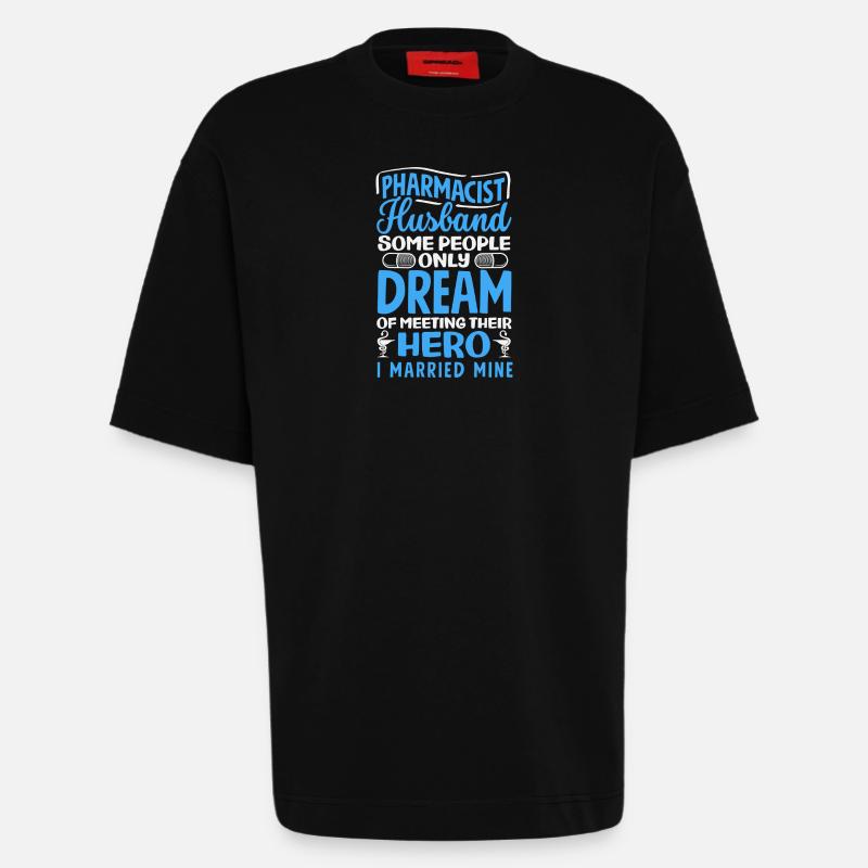 Apotheker Ehemann Pharmazietechniker - Heavyweight T-Shirt - made by SPREAD  - SOLID BLACK