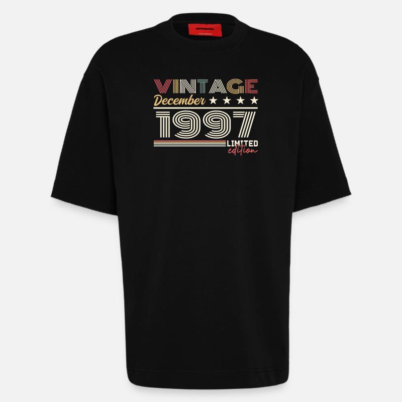 Geschenk Dezember 1997 - Heavyweight T-Shirt - made by SPREAD - SOLID BLACK