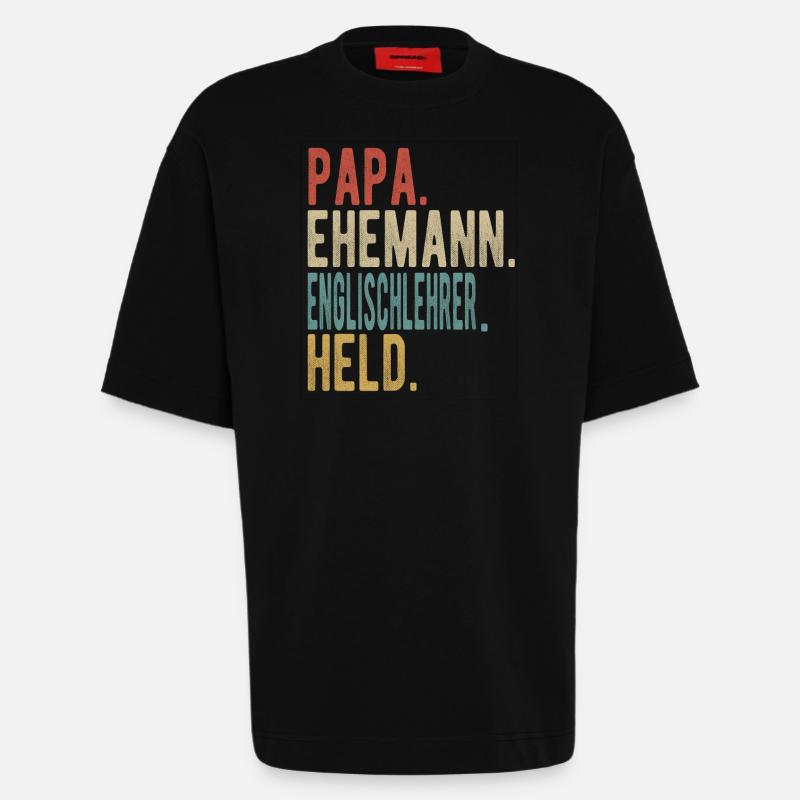 Englischlehrer Papa Ehemann Held - Heavyweight T-Shirt - made by SPREAD  - SOLID BLACK
