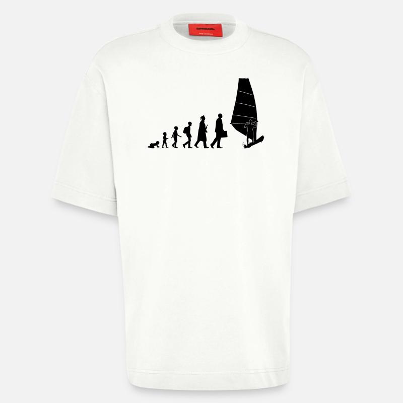 Entwicklung des Windsurfens - Heavyweight T-Shirt - made by SPREAD - OFF WHITE