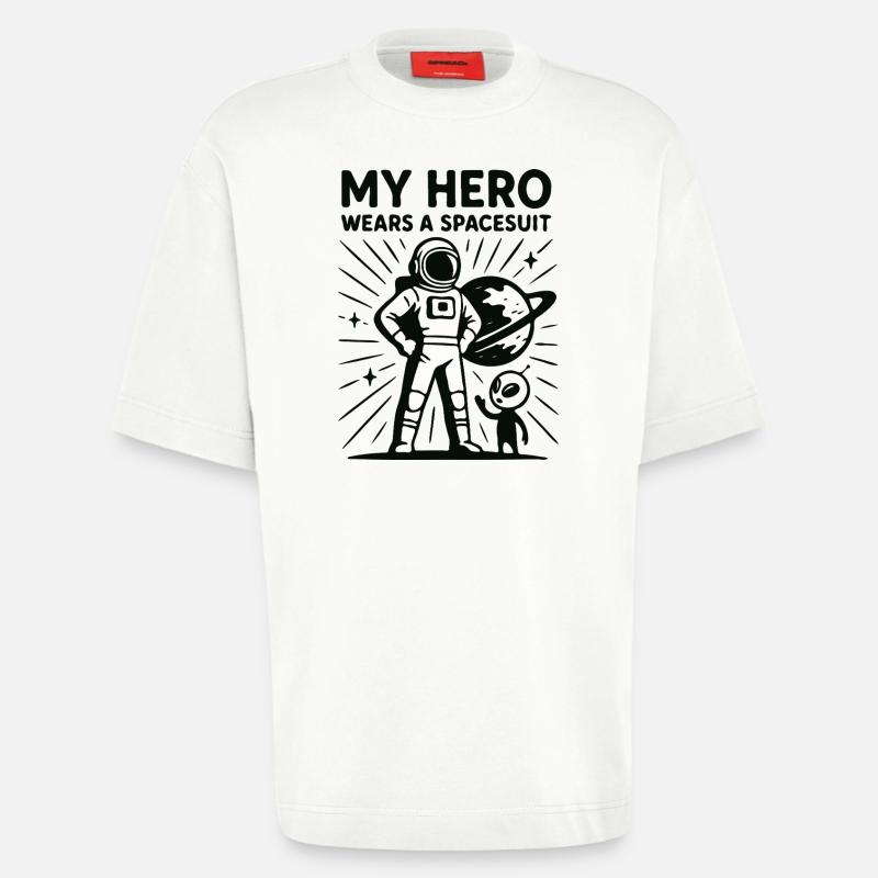 Héros de l’espace en combinaison spatiale - T-shirt bio épais oversize fabriqué en UE - OFF WHITE
