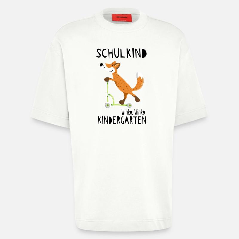 Schulkind und winke Kindergarten - Einschulung - Heavyweight T-Shirt - made by SPREAD  - OFF WHITE