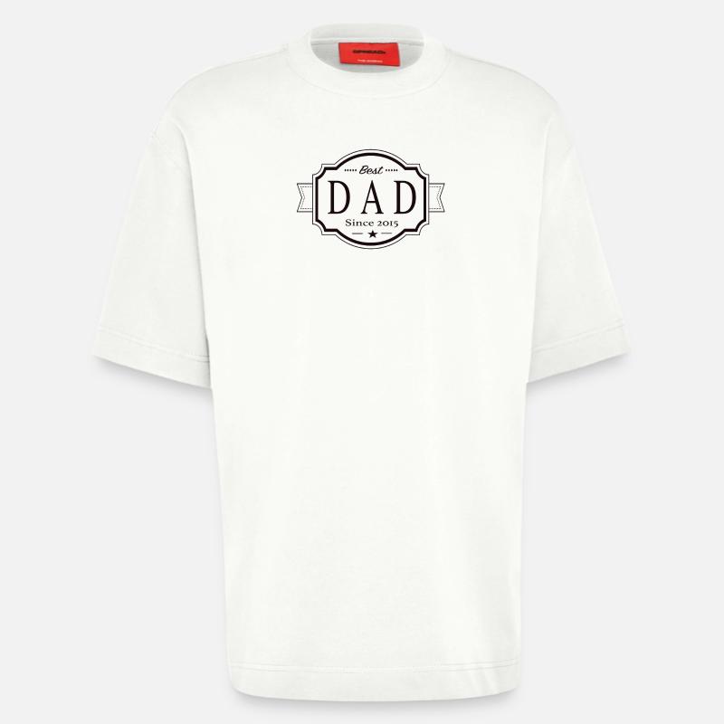 Bester Papa seit 2015 - Heavyweight T-Shirt - made by SPREAD  - OFF WHITE
