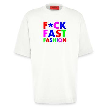Fuck fast fashion - T-shirt bio épais oversize fabriqué en UE - OFF WHITE - Devant - Fiona (171cm)
