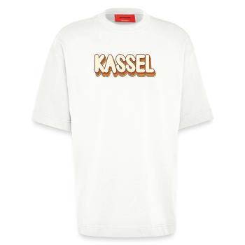 Kasselerin Kasseler Kassel - Heavyweight T-Shirt - made by SPREAD  - OFF WHITE - Vorne - Fiona (171cm)