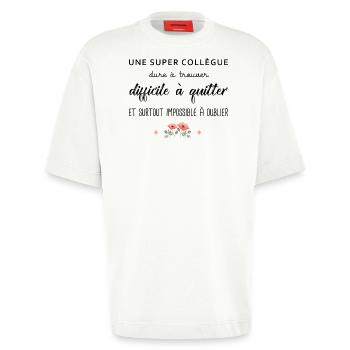 Cadeau Collègue une super collègue cadeau retraite - T-shirt bio épais oversize fabriqué en UE - OFF WHITE - Devant - Fiona (171cm)