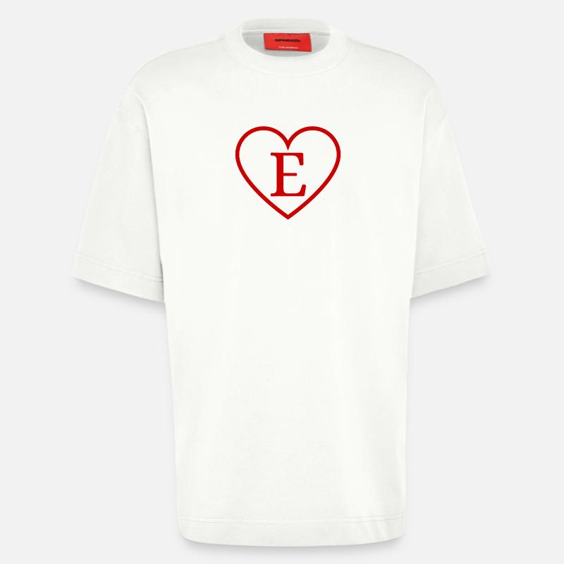 Buchstabe e rotes Herz - Heavyweight T-Shirt - made by SPREAD - OFF WHITE